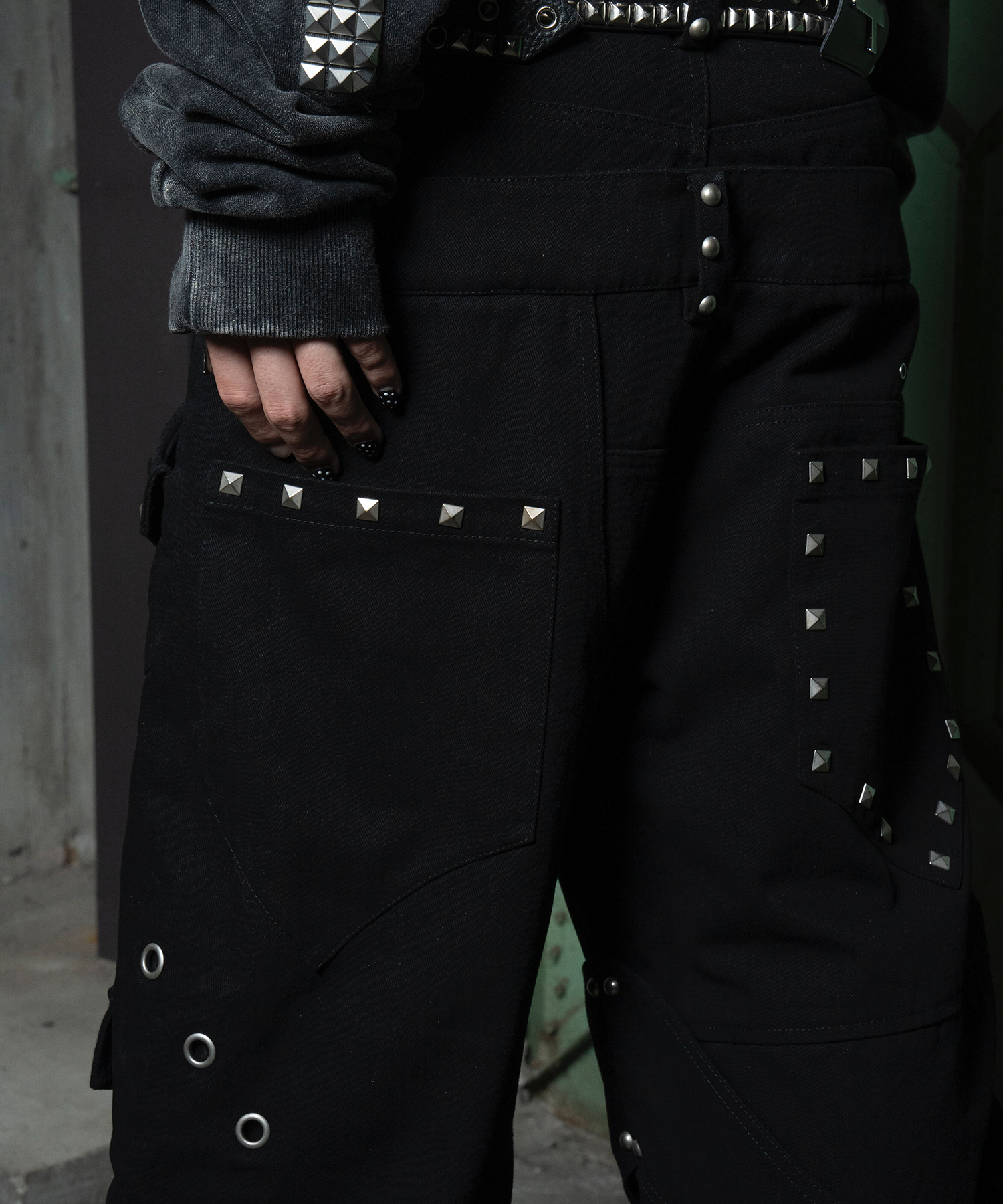 SAGGING STUDS W WEST DENIM – Type Shade SAGGING STUDS W WEST DENIM – Type Shade