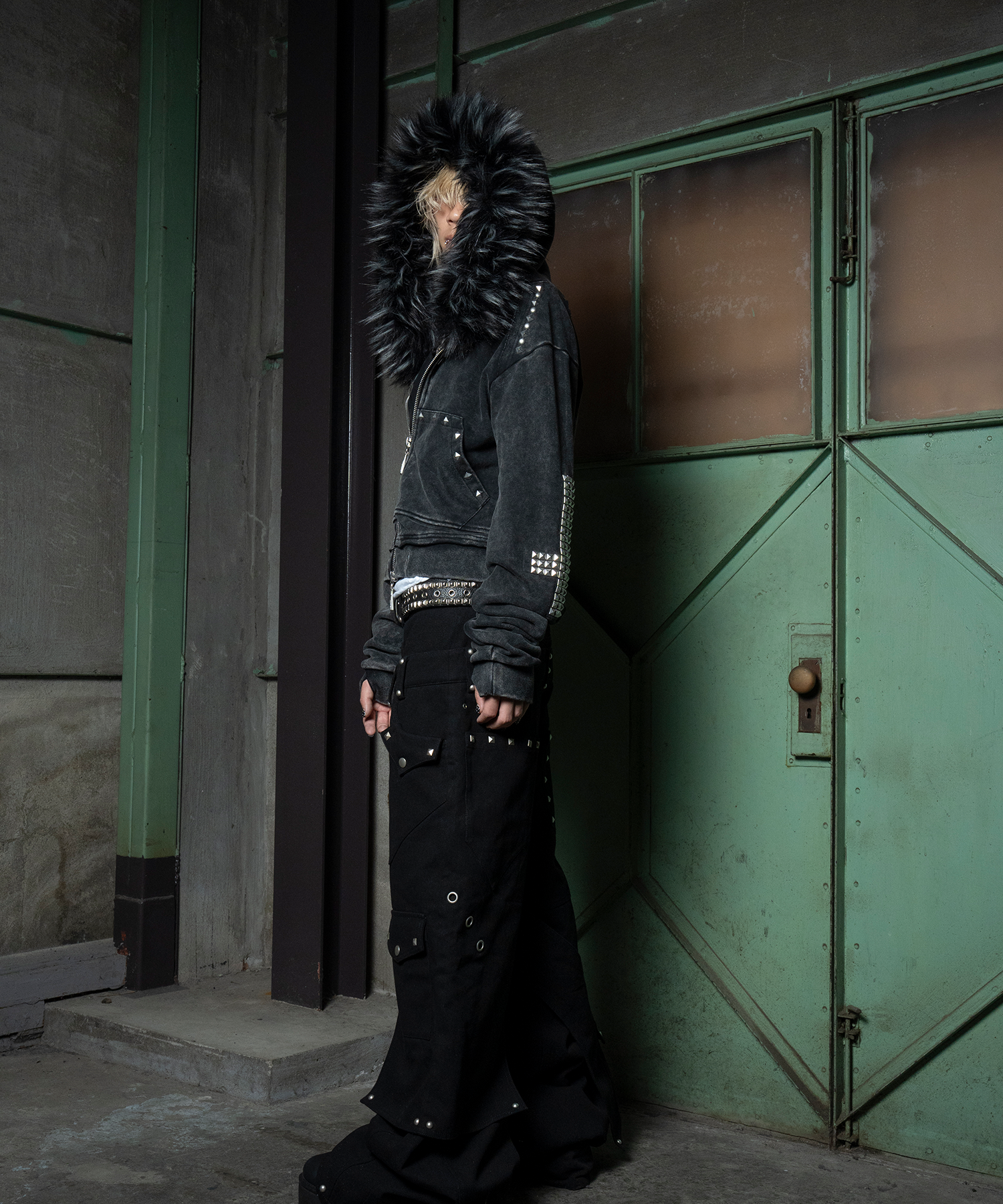 TYPE CROSS FOX FUR HOODIE BLACK – Type Shade