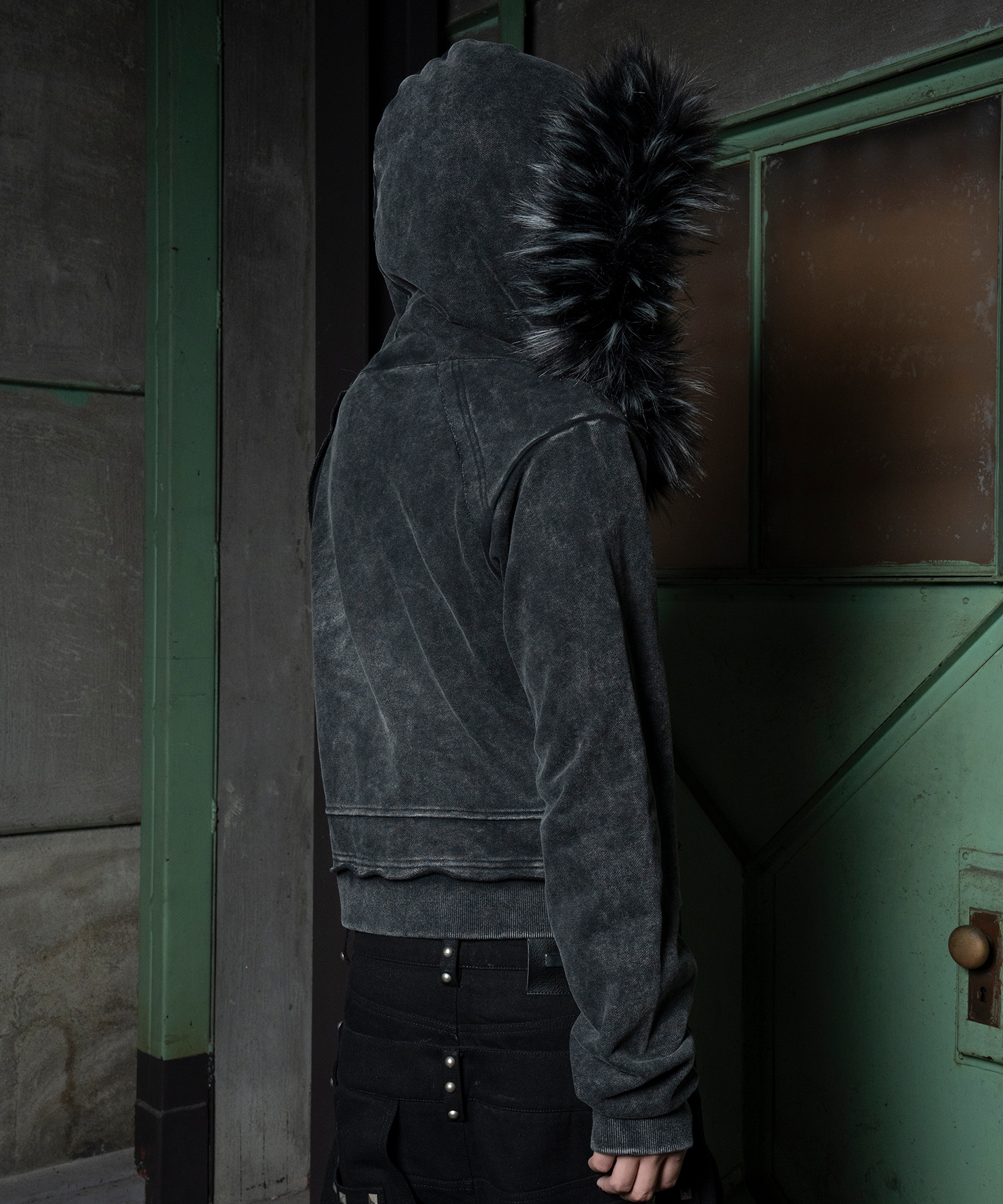 RESTOCK】TYPE CROSS FOX FUR HOODIE BLACK – Type Shade RESTOCK】TYPE CROSS FOX FUR HOODIE BLACK – Type Shade